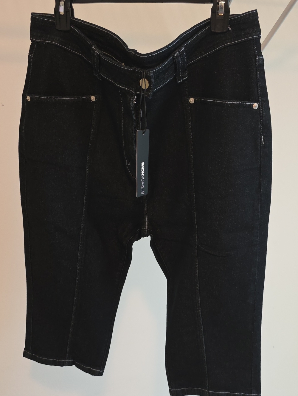Fashion Nova Black Cropped Jeans Capris
